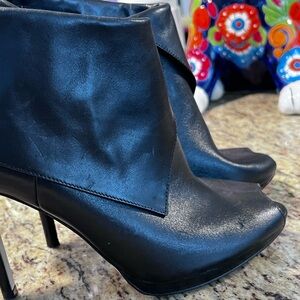MICHAEL Michael Kors Black Leather High Heel Ankle Booties 8M Open toe